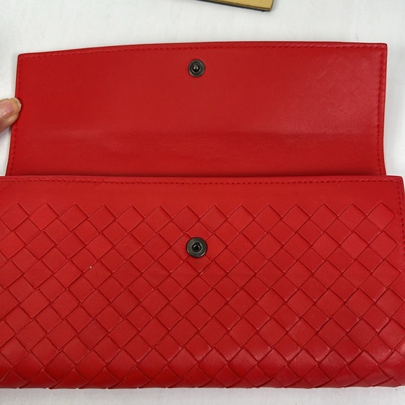 SOLD🤑Bottega Veneta Red Intrecciato Leather Continental Flap Wallet - Picture 6 of 13